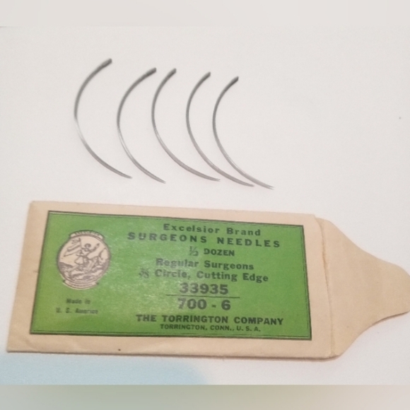 Vintage Excelsior Brand Surgical Needles Open Pack 1 Missing Of 6 Collectible - Picture 1 of 5